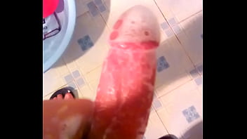 Tắm cho chim sạch sẽ thơm tho