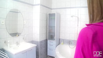 Teaser In The Tub thumbnail