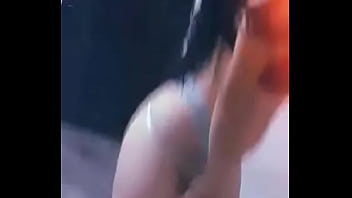 Tetas grandes bailando