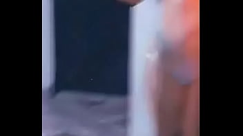 Tetas grandes bailando