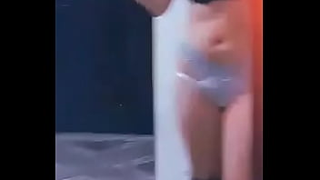 Tetas grandes bailando