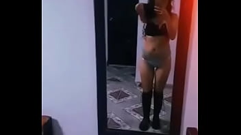 Tetas grandes bailando