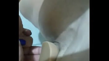 Siririca com brinquedo