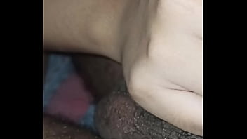 Mi compañero vino a estudiar y acabamos follando en mi cama