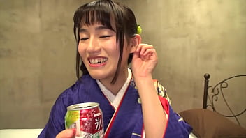 成人式帰りのgカップ爆乳処女20歳 無料記念撮影と称して中出し撮影3