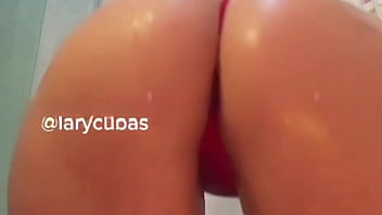 Lary cubas molhadinha