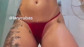 Lary cubas molhadinha