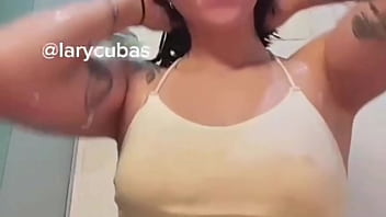 Lary cubas molhadinha