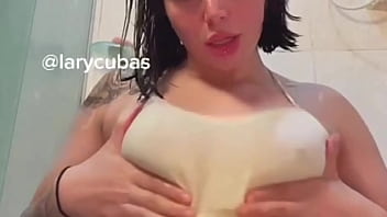 Lary cubas molhadinha