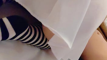 アイドルみたいな白いセーラー服の女の子のマンコにチンポをグリグリ入れて、最後は寝バックで奥に中出し 素人ハメ撮り クンニ フェラ