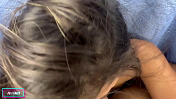 Meu namorado me fedeu debaixo da coberta