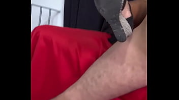 Devagar no meu cuzinho apertadinho eu nunca dei o cu