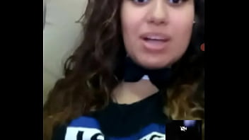 Julia mostrando suas solinhas em call