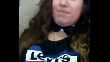 Julia mostrando suas solinhas em call