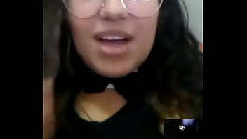 Julia mostrando suas solinhas em call