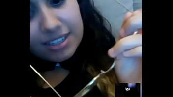 Julia mostrando suas solinhas em call