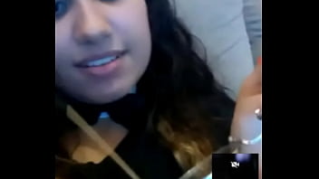 Julia mostrando suas solinhas em call