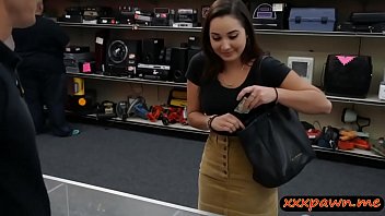 Hot teen coed pawns twat and gets rammed