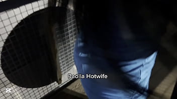 Na passarela em plena br 153 a casada fudendo sem parar e fazendo alegria do motoristas que passam e curtem um sexo na rua com paolla hotwife é assim que funciona