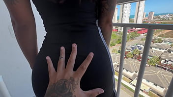 Visitei meu vizinho gostoso e deixei aquele pau bem branquinho