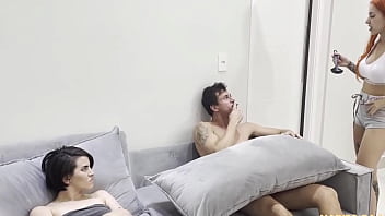 Comi o cu da cunhada enquanto a mulher cozinhava