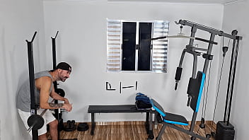 Exclusivo traição na academia esposa fode pelas costas do corno