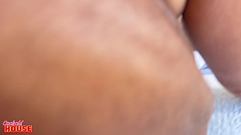 Casada gostosa fez dupla penetração num menage a trois com amigos do marido corno