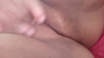 Novinha com a buceta meladinha