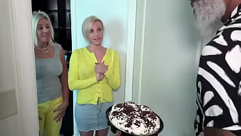 This one always cracks me up with kylakeysxxx and paytonhallxxx #shaundamxxx