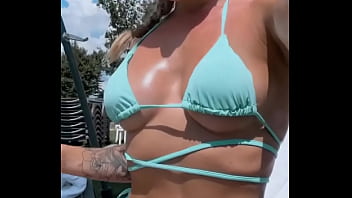 Bikini e #bikini #boobs #sweat #sexy #blonde
