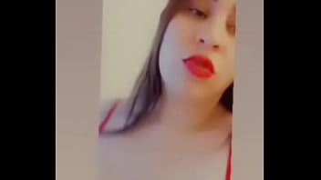 مغربية شرموطة تغني و توري بزازل الي بغا يحويني يدوز عندي للخاض