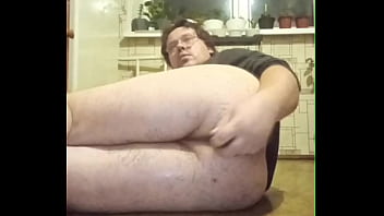 Белая вкусная жопа глотает толстый член thumbnail