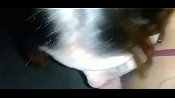 Casada se acabando de chupar pau no swing porque em casa o marido não dá conta