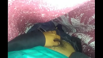 Hetero Acariciando Su Pene Y Huevos Peludos thumbnail