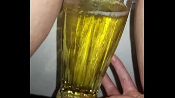 Pissbier Zapfen thumbnail