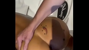 Pegando a bundinha tatuada