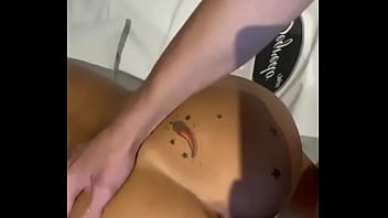 Pegando a bundinha tatuada
