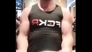 Se Você Gosta De Me Ver Levando Ferro Fazendo O Ferro Subir Com Membros Grossos E Veiudos Vem Malhar Glúteo Comigo N thumbnail