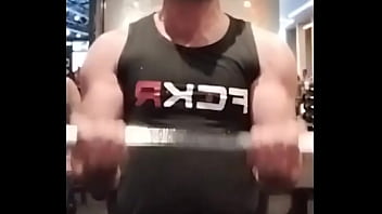 Se você gosta de me ver levando ferro fazendo o ferro subir com membros grossos e veiudos vem malhar glúteo comigo n Se você gosta de me ver levando ferro fazendo o ferro subir com membros grossos e veiudos vem malhar glúteo comigo n