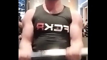 Se você gosta de me ver levando ferro fazendo o ferro subir com membros grossos e veiudos vem malhar glúteo comigo n Se você gosta de me ver levando ferro fazendo o ferro subir com membros grossos e veiudos vem malhar glúteo comigo n