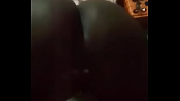 Eu amo me masturbar brincar com a minha cona toda grossa