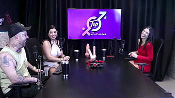 Duas gostosas se beijam e deixa os homems excitados dieni gaúcha sheer red