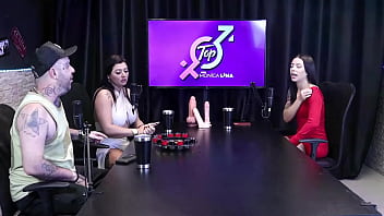 Duas gostosas se beijam e deixa os homems excitados dieni gaúcha sheer red