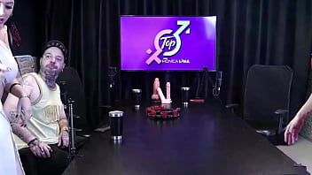 Duas gostosas se beijam e deixa os homems excitados dieni gaúcha sheer red