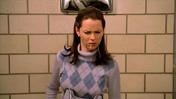 Sexy Hot Girl Pooping In Toilet Movie Scene thumbnail