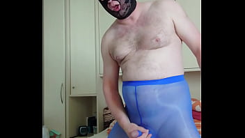 Spaß In Der Blauen Legging thumbnail