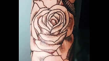Olha o que eu fiz esses diasquem for do rj e quiser fazer tatuagem comigo chama na dm