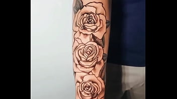 Olha o que eu fiz esses diasquem for do rj e quiser fazer tatuagem comigo chama na dm