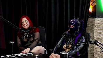 Duas gostosas apresentam seus instrumentos de trabalho e de prazer pessoal rainbow witch & madame agatha watch sheer red