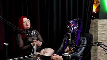 Duas gostosas apresentam seus instrumentos de trabalho e de prazer pessoal rainbow witch & madame agatha watch sheer red